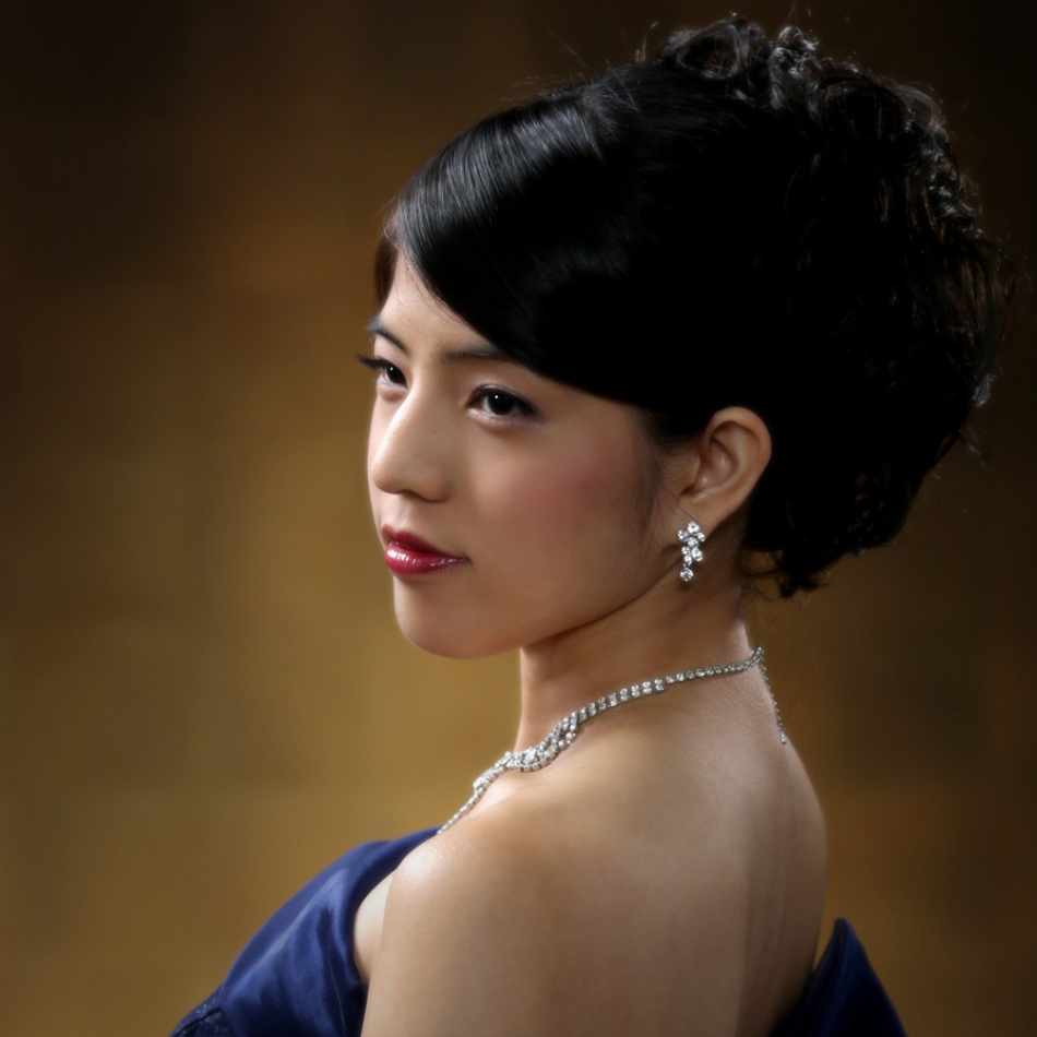 Photo of Saori Kuriyama