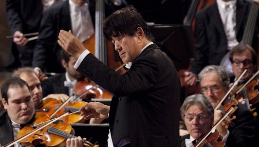 NEW: Yutaka Sado conducts Takemitsu and Shostakovich — With Haeger, Welzl, Schindlbeck, Schlichte, and Rössler