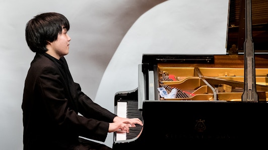 Mao Fujita interprète Liszt, Scriabine et Prokofiev