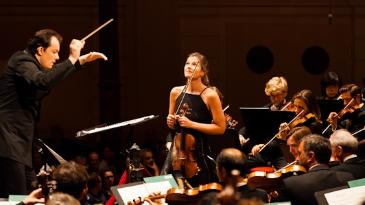 Andris Nelsons conducts Bartók and Shostakovich — With Janine Jansen