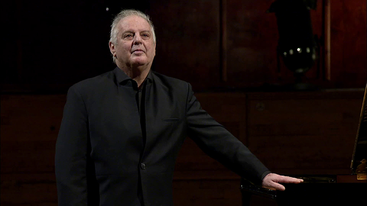 Daniel Barenboim performs Chopin