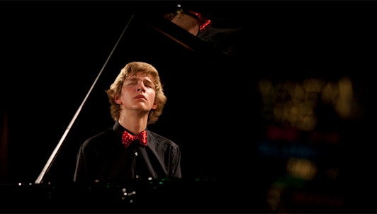 Jan Lisiecki plays Bach and Chopin
