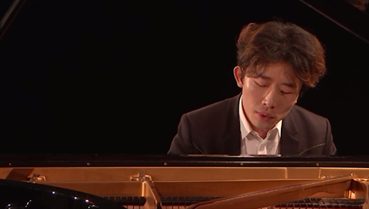 Ji Liu joue Schubert, Rzewski, Liszt, Scriabine, Debussy et Saint-Saëns