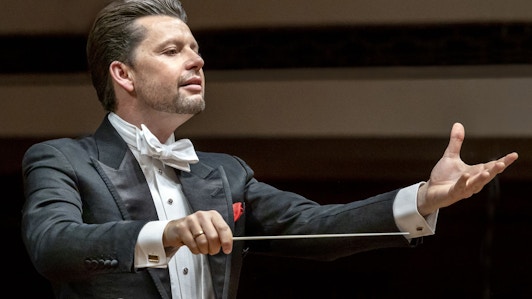 Julian Rachlin conducts and performs Prokofiev, Glinka, and Tchaikovsky — With the Chamber Orchestra of Europe