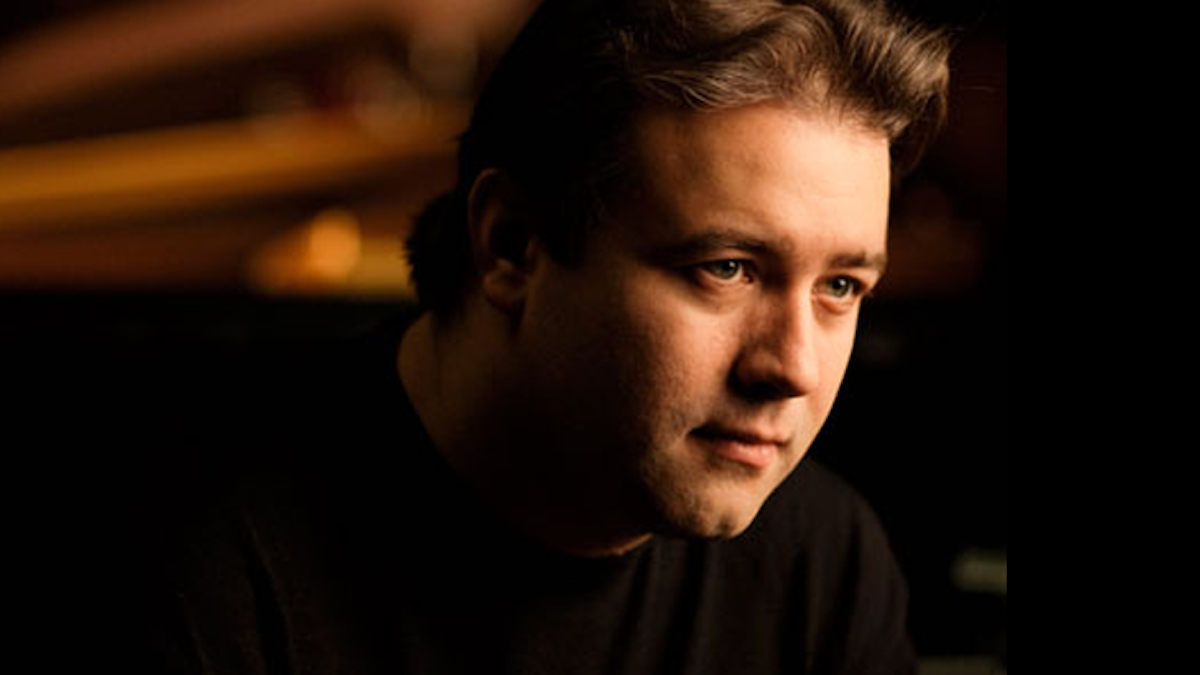 Maestro Alexei e Piano Branco