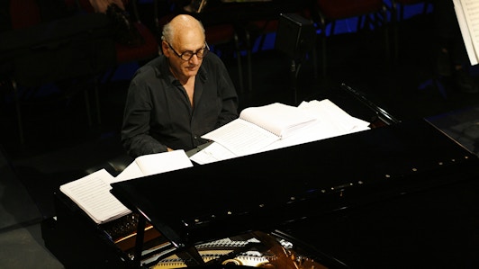Michael Nyman conducts and plays Michael Nyman