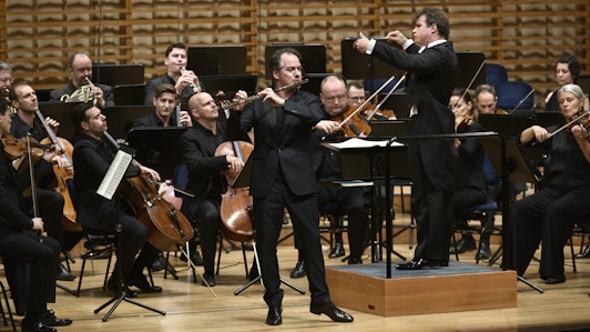Jakub Hrůša dirige Mozart, Schumann et Mendelssohn — Avec Emmanuel Pahud