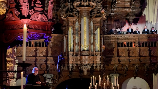 Markus Stenz conducts Detlev Glanert's Requiem for Hieronymus Bosch