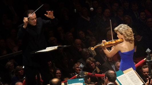 Andris Nelsons dirige Sibelius et Chostakovitch — Avec Anne-Sophie Mutter