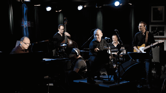 Томас Квастхофф исполняет классику соула и джаза в Берлине