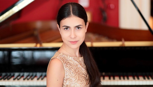 Alexandra Dovgan interprète Bach, Beethoven et Brahms